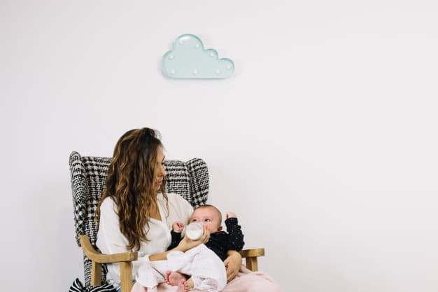 14 Tips untuk Memberikan ASI ke Bayi Lewat Gelas