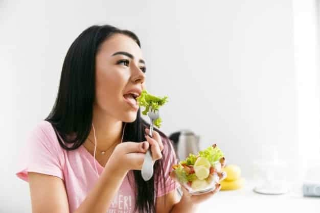 Mau Mudah Turunkan Berat Badan? Lakukan Ini Saja, Moms