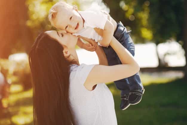 Ingat, Jangan Bangga Punya Anak Gemuk ya Moms