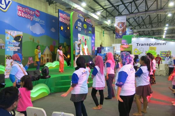Serunya Bumil Belly Dance di M&B Fair 2018