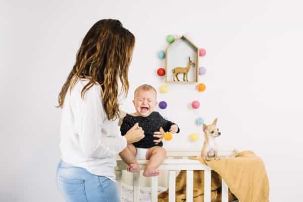 8 Penyebab Bayi Menangis