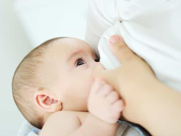 Tahapan Minum ASI Bayi Sejak Lahir Hingga 2 Tahun