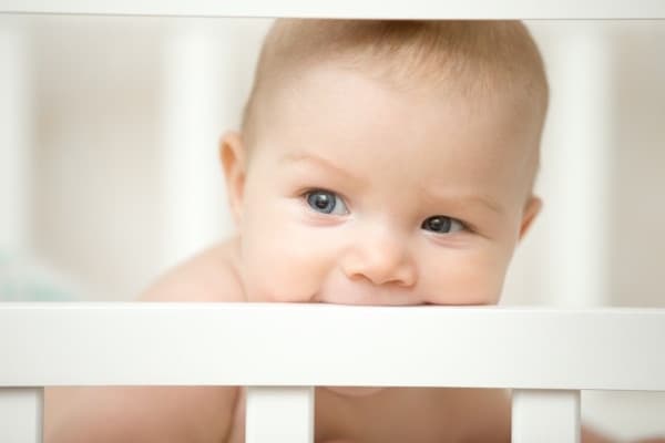 Tips Redakan Rasa Sakit Saat Anak Tumbuh Gigi