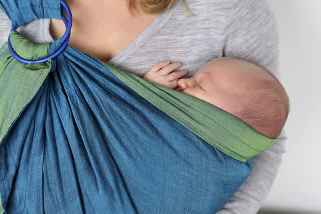 Manfaat Gendongan Untuk Bayi Anda