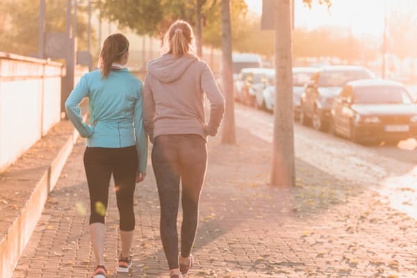 Olahraga Dengan Jalan Kaki Yuk, Moms!