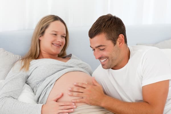 Dads, Ini Manfaat Berbicara Dengan Janin
