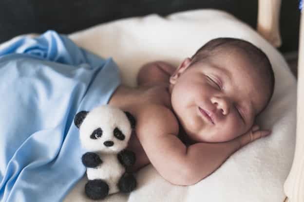 Harus Seperti Apa Cahaya Lampu Saat Bayi Tidur?