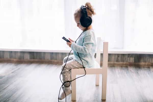 Tips Aman Anak Bermain Gadget