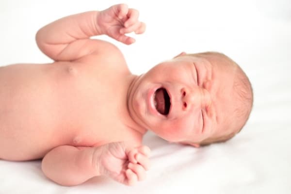 Moms, Ketahui tentang Kejang Demam pada Anak