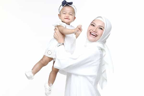 Tina Talisa: Ajarkan Anak Miliki Keingintahuan Besar