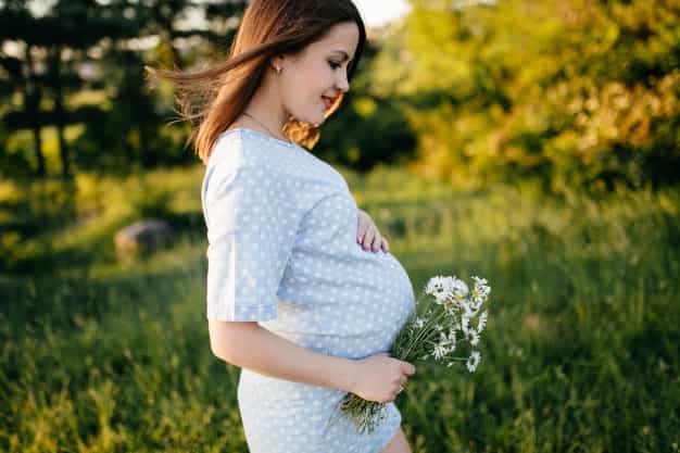 3 Cara untuk Moms Jalin Kedekatan dengan Janin