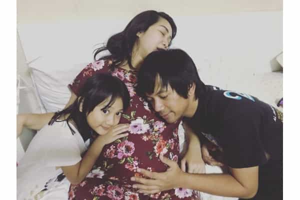 Kebahagiaan Rian D’Masiv Dikaruniai Bayi Laki-laki
