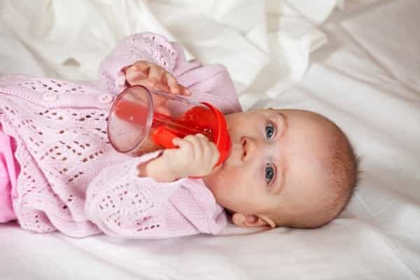 Bahaya Air Putih dapat Picu Diare pada Bayi