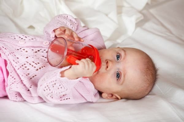 Bahaya Air Putih dapat Picu Diare pada Bayi