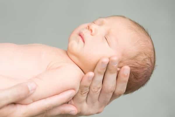 Tunda Pemotongan Tali Pusat Bayi, Ini Penjelasannya