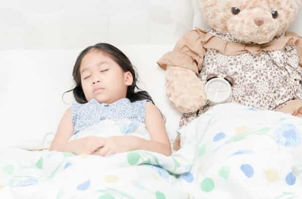 5 Hal yang Perlu Diwaspadai dari Teman Tidur Anak