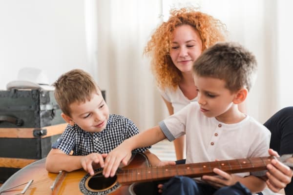 Kenalkan Keajaiban Musik pada Balita Yuk, Moms!