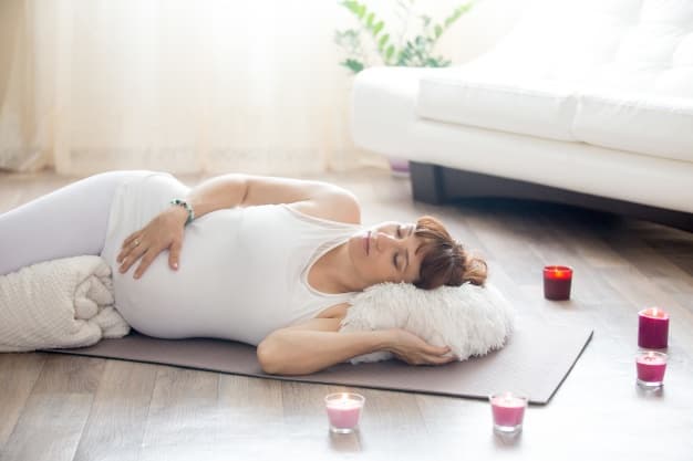 Begini Caranya agar Tetap Tidur Nyenyak saat Hamil