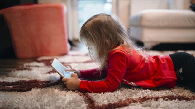 Moms, Ini Ciri-Ciri Anak Kecanduan Gadget