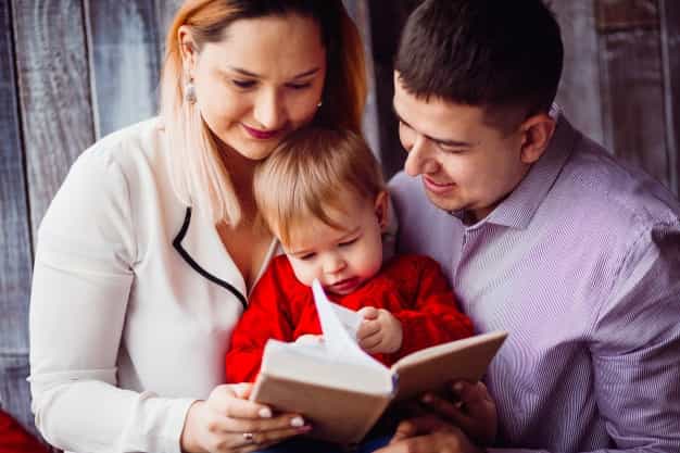 7 Cara Mengajari Anak Suka Membaca