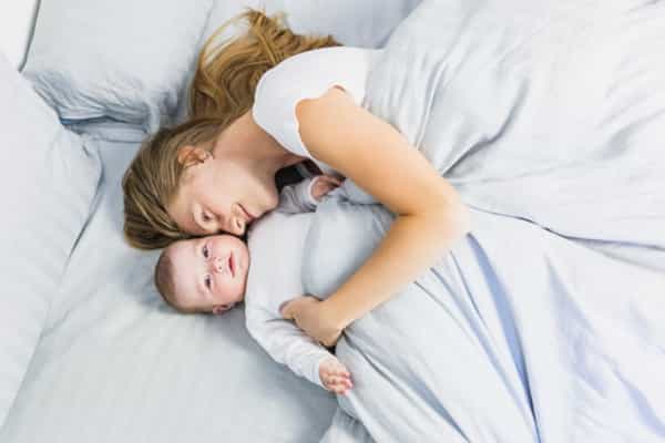 Ini Kebiasaan Orang Tua yang Membuat Bayi Sulit Tidur