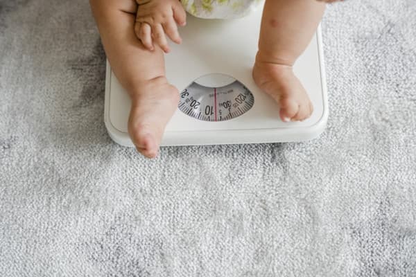 Moms, Ini Berat Badan Ideal Bayi 0-12 Bulan