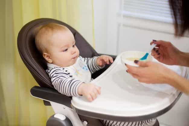 Moms, Kenali Jadwal Makan MPASI Bayi 6 Bulan