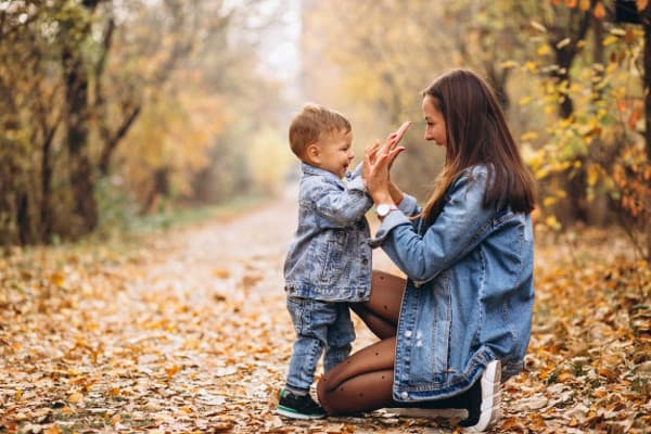 Kapan Moms Perlu Membelikan Sepatu untuk Balita?