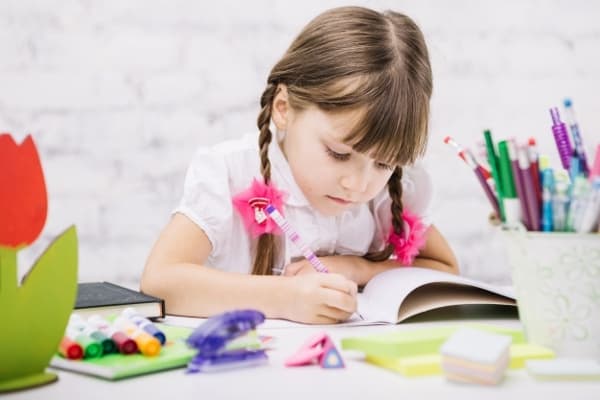 Mengenal Gejala Anak Disgrafia dan Cara Mengatasinya