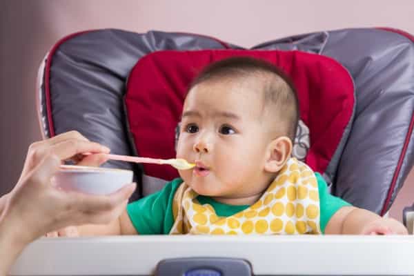 Bayi Juga bisa Alami Sulit BAB, Ini Cara Mengatasinya
