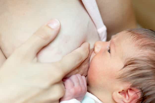 Ini Penyebab Bayi Rewel dan Tidak Mau Menyusu, Moms