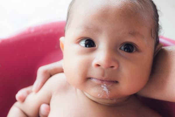 Bayi Sering Muntah? Kena GER atau GERD?