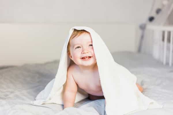 Begini Cara Mandi Kering untuk Bayi Sakit dan Newborn