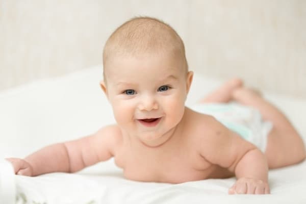 Apakah Bayi yang Baru Lahir Perlu Digunduli?