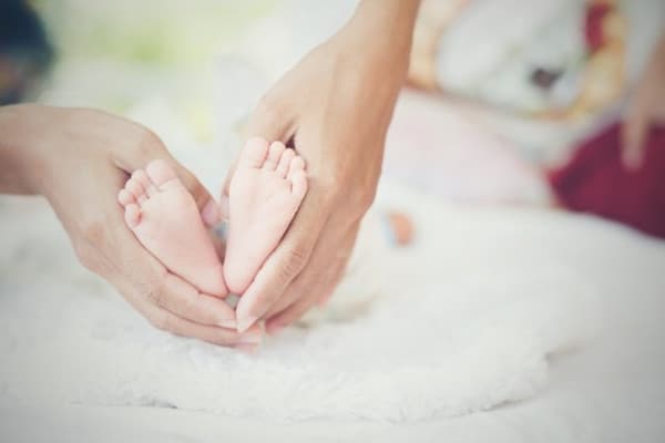 Bayi Pertama di Amerika Lahir dari Transplantasi Rahim