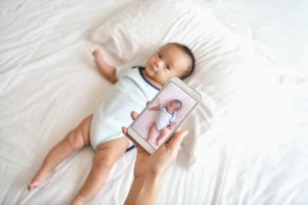 9 Tips Aman Posting Foto Anak di Media Sosial