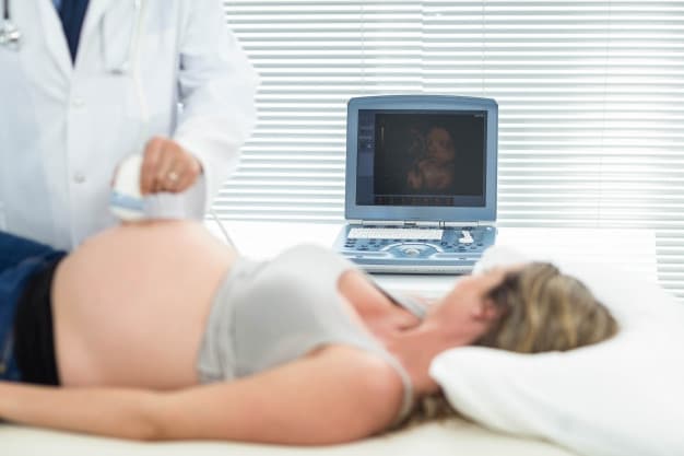 Moms, Ketahui Pentingnya Lakukan USG saat Hamil