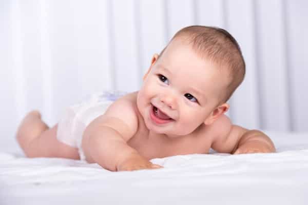 Ide Nama Bayi Laki-Laki yang Bermakna Pertama