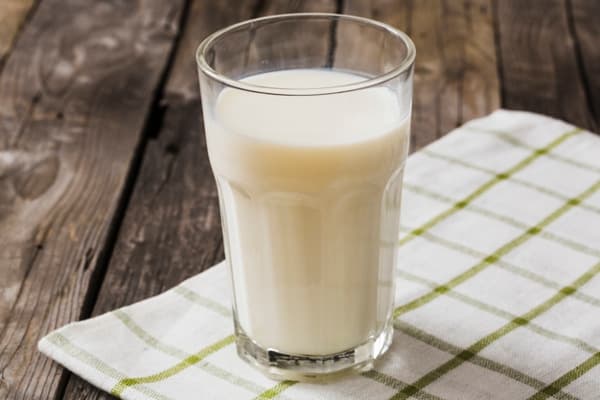 Moms, Begini Cara Mengenali Susu yang Tidak Segar Lagi