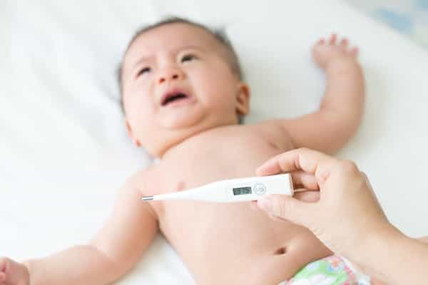 Bayi Kena Heatstroke, Ini Gejala dan Cara Mengatasinya