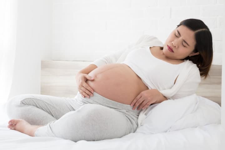 Mau Tahu Apa Rasanya Kontraksi? Ini Penjelasannya, Moms