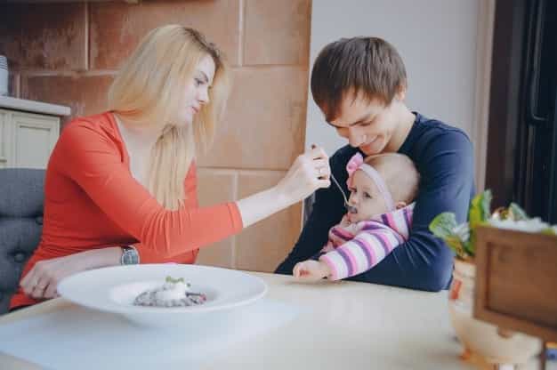 Tips Mengajak Si Kecil Makan di Restoran