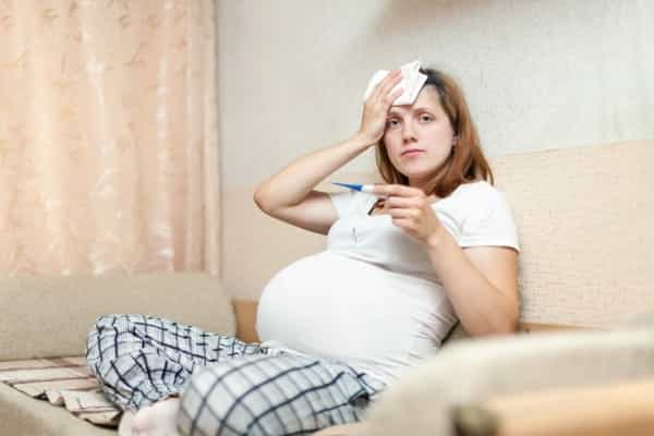 Moms Perlu Tahu, Bahaya Gangguan Tiroid pada Ibu Hamil