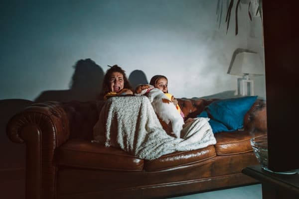 Si Kecil Nonton Film Horor? Ini Efeknya, Moms