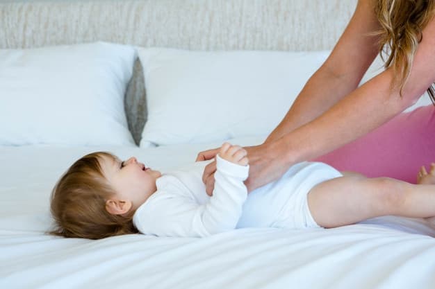 Moms Perlu Tahu, Ini Efek Menggelitiki Bayi