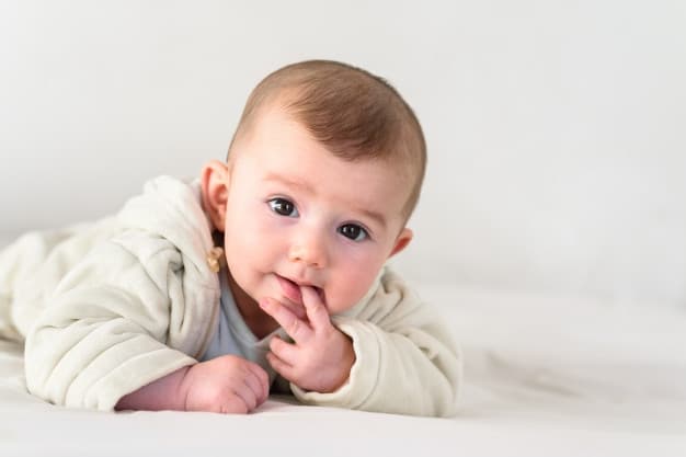 Bayi Anda Gemar Mengisap Jari? Ini Efeknya, Moms