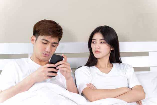 Bagaimana Menghadapi Suami yang ‘Anak Mama’?