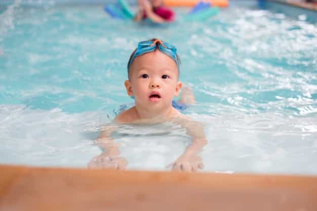 Rekomendasi Tempat Belajar Berenang untuk Bayi Anda