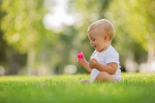 Bayi Anda Senang Main Kotor? Boleh Saja Kok, Asalkan…