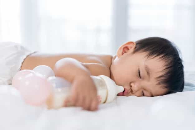 Kebiasaan Minum Susu dari Botol bisa Picu Obesitas